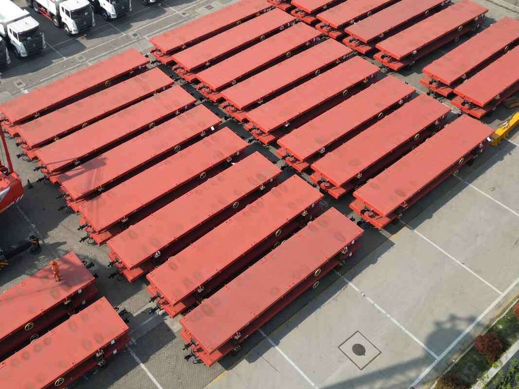 Coil Spring Suspensiontype Railway Flat Wagon Engineered for Large Goods Payload 61t 2 TEU Robust Rail Freight Transport